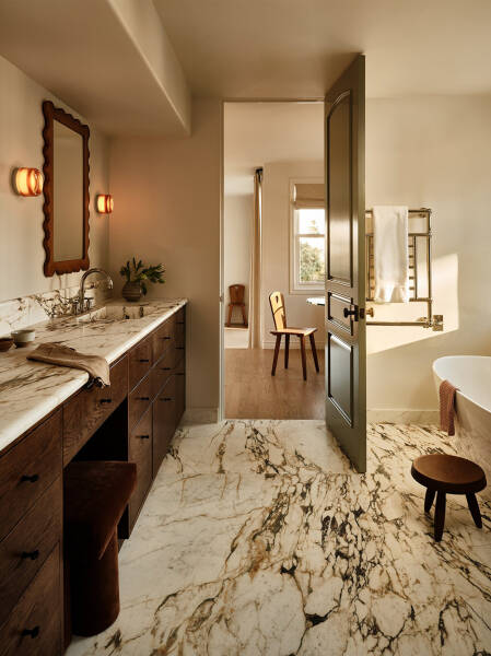 Тёплый современный дизайн и виды на залив: дом в Лос-Анджелесе