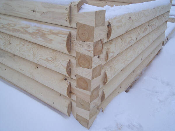 Сруб дома из бревна: пошаговый процесс рубки (с фото)