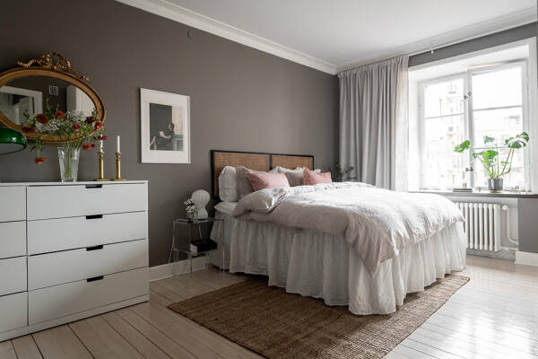 Стильные оттенки зелёного и серого в интерьерах шведской квартиры (88 кв. м)