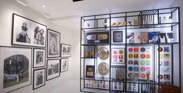 Дом Сергея Жукова &mdash; среда обитания лидера &laquo;Руки вверх&raquo;