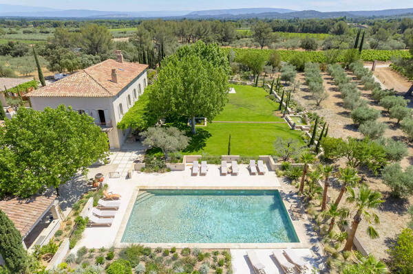 Красота Прованса: старинное поместье с оливковой рощей во Франции