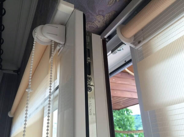 Рулонные шторы &laquo;день-ночь&raquo; на пластиковые окна: в интерьере, выбор конструкции, монтаж