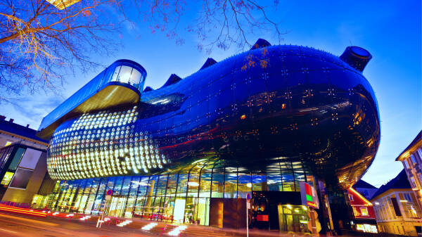 Фантастические здания и где они &laquo;обитают&raquo;: 12 необычных строений мира