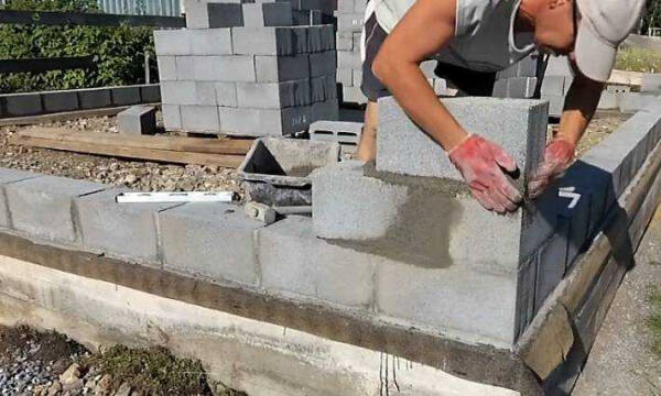 Пошаговая инструкция: как правильно и быстро класть шлакоблок своими руками &mdash; полезные советы