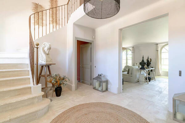 Красота Прованса: старинное поместье с оливковой рощей во Франции