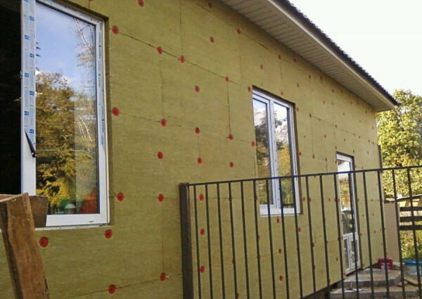 Мокрый фасад: выбор утеплителя, технология устройства