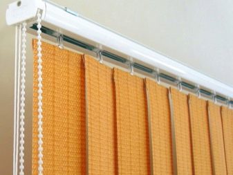 Как правильно выбрать жалюзи на балкон