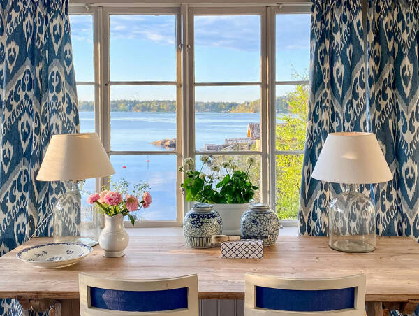 Английское влияние в дизайне коттеджа у озера в Швеции