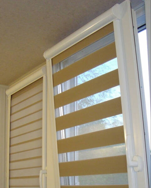 Рулонные шторы &laquo;день-ночь&raquo; на пластиковые окна: в интерьере, выбор конструкции, монтаж