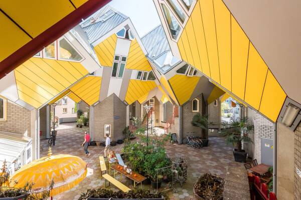 Фантастические здания и где они &laquo;обитают&raquo;: 12 необычных строений мира