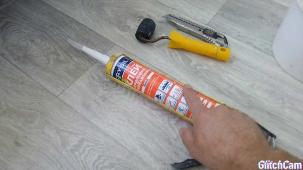 Обязательно ли крепить линолеум к деревянному полу и на какой клей лучше приклеить? &mdash; Рекомендации и советы