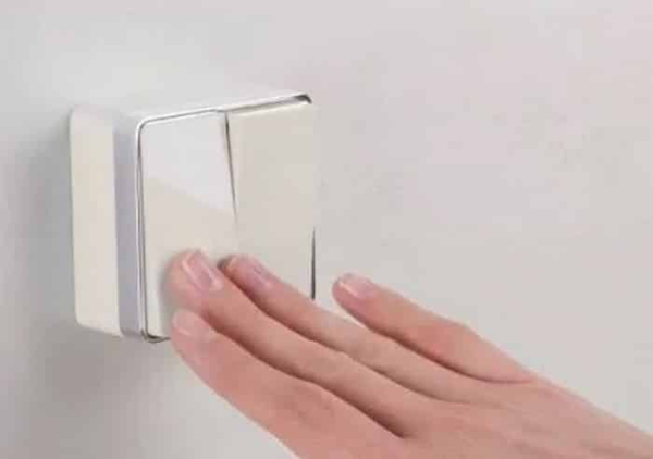 Куда должен включаться выключатель &mdash; вверх или вниз?