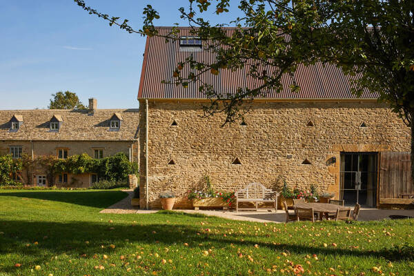 Обилие дерева и уютный декор: прекрасная реставрация старой фермы в Англии