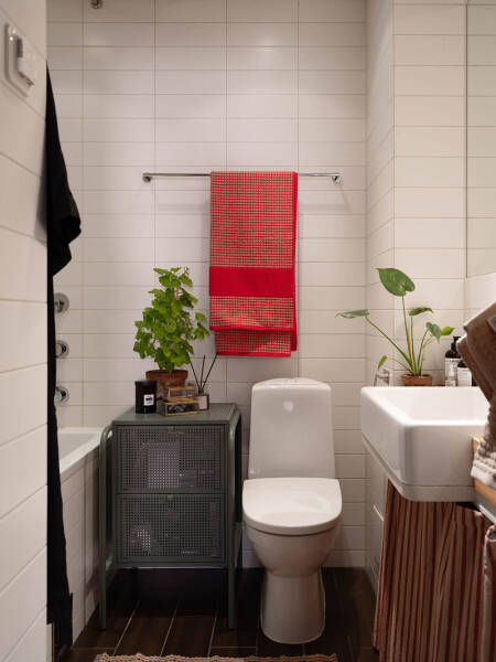 Атмосферная гостиная и розовая спальня: квартира в Стокгольме (83 кв. м)