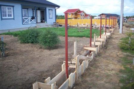 Строительство забора из пеноблоков