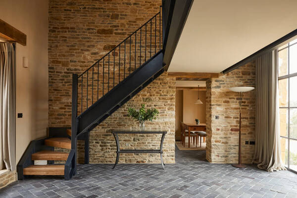 Обилие дерева и уютный декор: прекрасная реставрация старой фермы в Англии