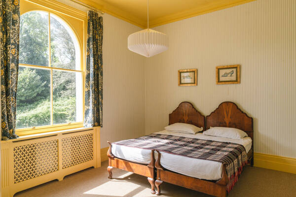 Великолепная архитектура с яркими современными штрихами: дом в Англии