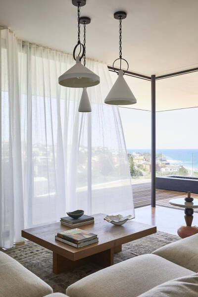 Стильный дизайн и терраса с видом на океан: бунгало в Сиднее