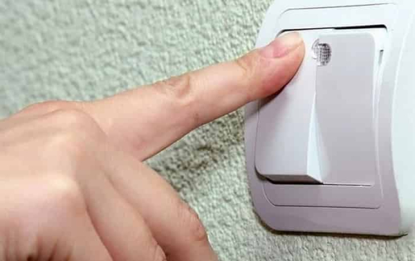 Куда должен включаться выключатель &mdash; вверх или вниз?