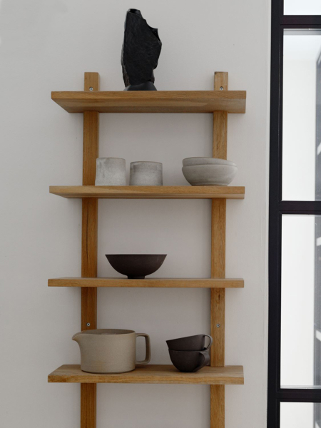 Мягкий минимализм и стеклянная перегородка: маленькая квартира в Стокгольме (39 кв. м)