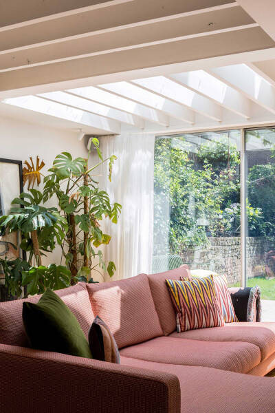 Цветные комнаты и старинные детали: смелый дизайн викторианского дома в Лондоне