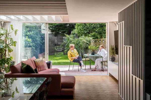 Цветные комнаты и старинные детали: смелый дизайн викторианского дома в Лондоне