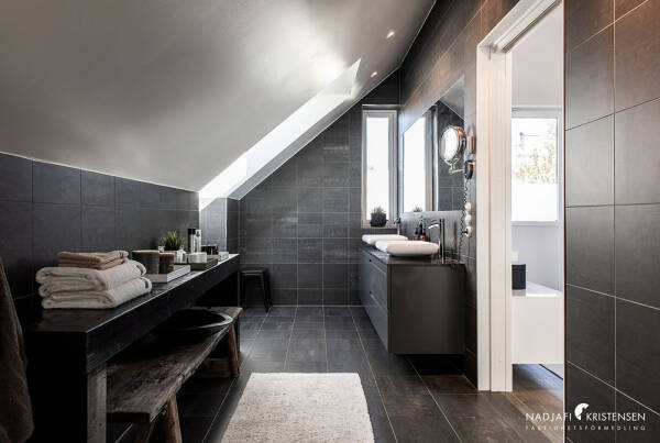 Современный скандинавский дом на берегу моря