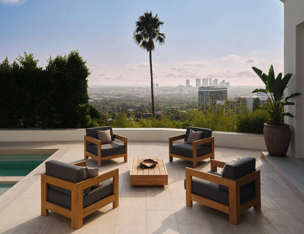 Великолепная белая вилла на Голливудских холмах