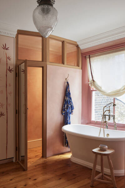 Принты, краски и искусство: эклектичный таунхаус в Лондоне