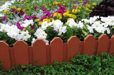 Как сделать декоративный заборчик для садовых клумб