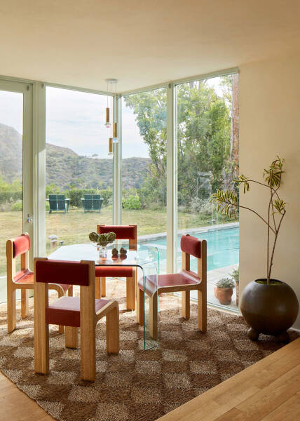 Красочный mid-century интерьер музыканта и певца в Голливуде