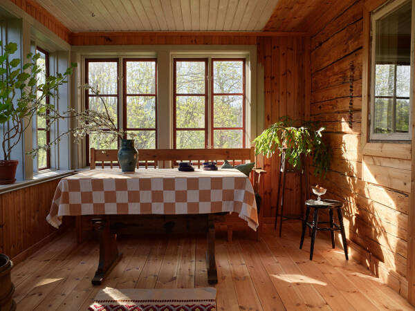 Когда возраст красит: очень старый коттедж в Швеции