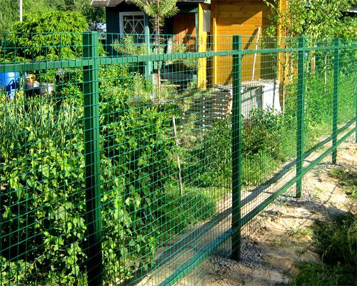 Решетчатые деревянные и металлические заборы