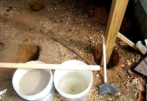 Строительство деревянных заборов лесенкой