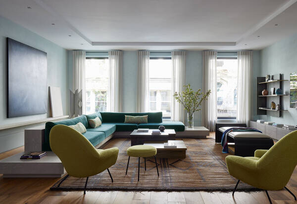 Стильный дизайн в прохладных тонах: апартаменты с террасой в Нью-Йорке