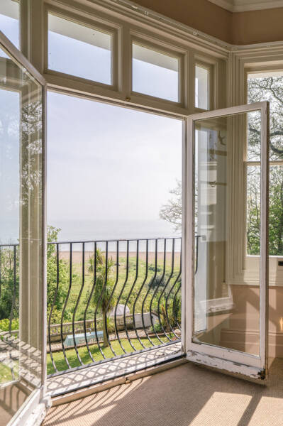 Великолепная архитектура с яркими современными штрихами: дом в Англии