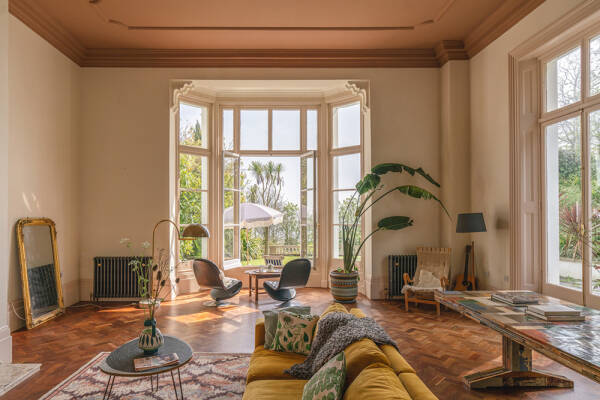 Великолепная архитектура с яркими современными штрихами: дом в Англии