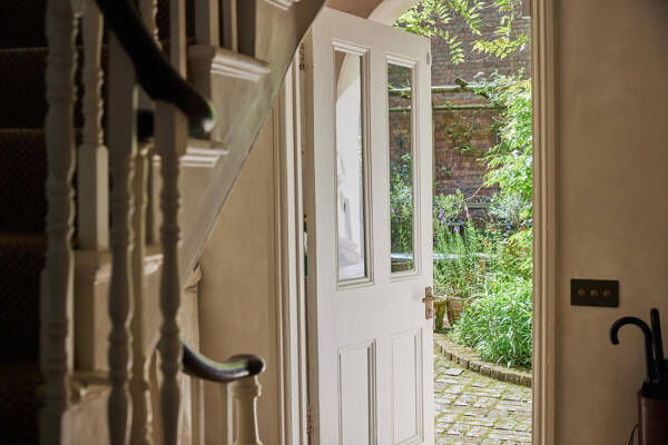 Принты, краски и искусство: эклектичный таунхаус в Лондоне