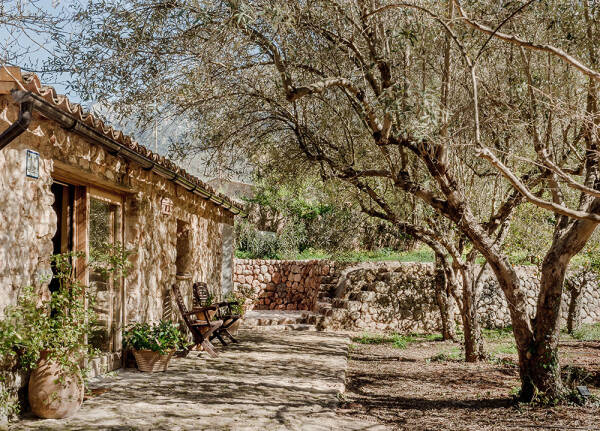 Красивая 100-летняя вилла на Майорке с уютными интерьерами