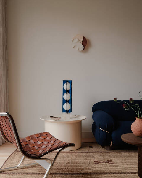 Приглушенный минимализм в дизайне квартиры в Нью-Йорке