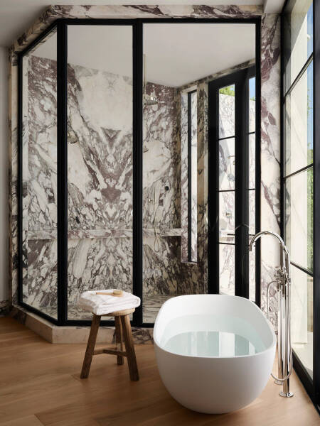 Великолепная белая вилла на Голливудских холмах