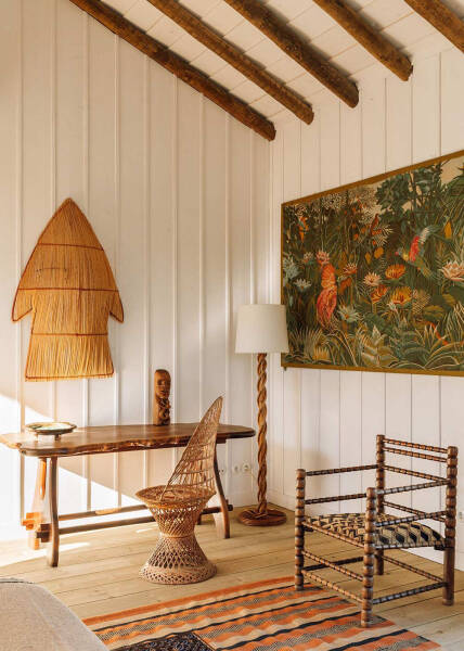 Солнечные интерьеры пляжного дома в Португалии