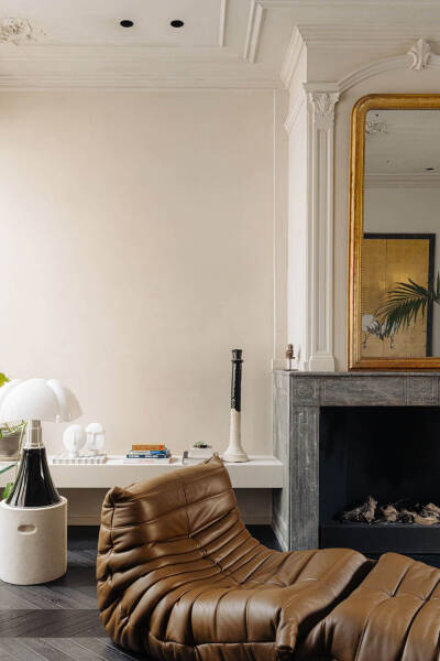 Стильный современный интерьер в доме на канале в Амстердаме