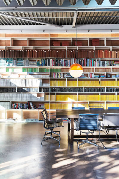 Невероятный лофт в здании бывшей студии в Лондоне