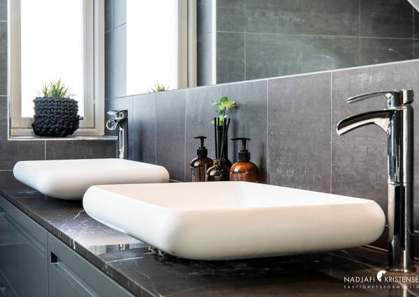 Современный скандинавский дом на берегу моря