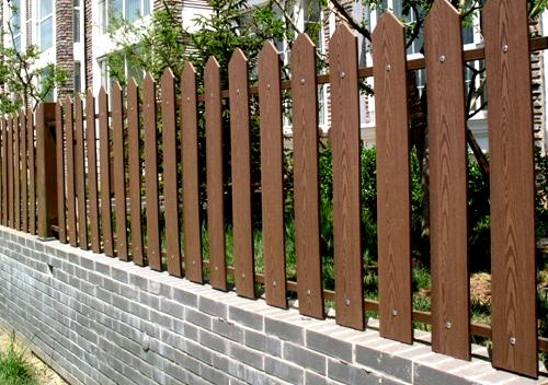 Заборы и ограждения из декинга