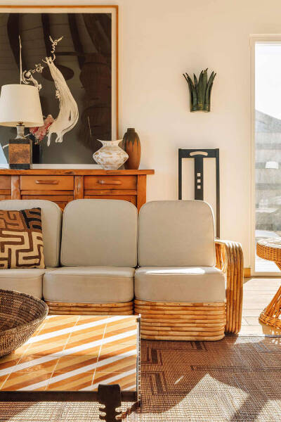 Солнечные интерьеры пляжного дома в Португалии