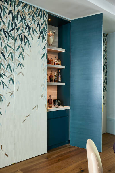 Стильный дизайн в прохладных тонах: апартаменты с террасой в Нью-Йорке