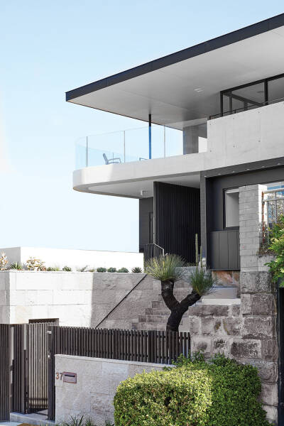 Стильный дизайн и терраса с видом на океан: бунгало в Сиднее