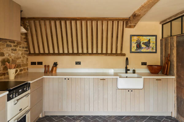 Обилие дерева и уютный декор: прекрасная реставрация старой фермы в Англии